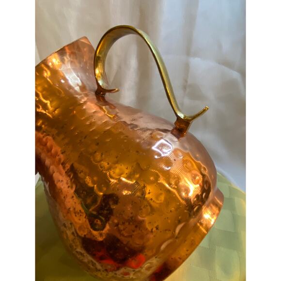 Hammered Copper Shiny Pitcher Vase BrassHandle Decorative Only. 6 inch tall VGUC - Picture 15 of 15